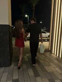 romantic couple pics at night