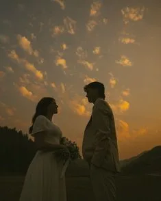 romantic couple pics at night