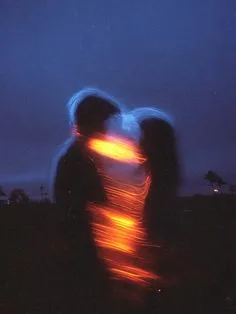 romantic couple pics at night