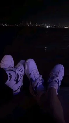 romantic couple pics at night