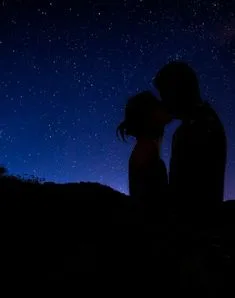 romantic couple pics at night