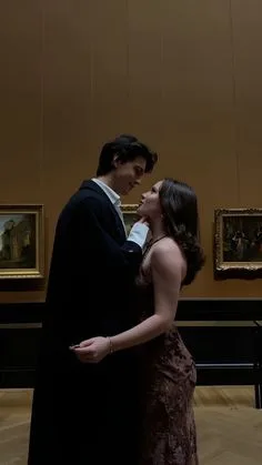 romantic couple pics at night