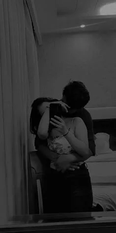 romantic couple pics at night