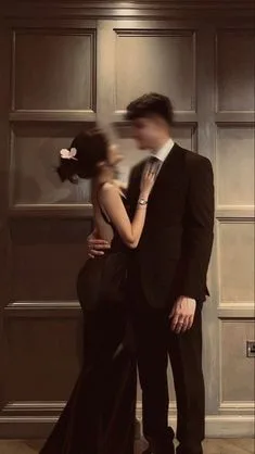 romantic couple pics at night