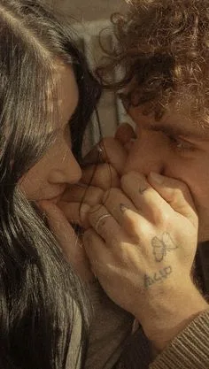 romantic couple pics at night