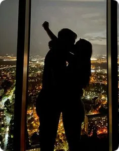 romantic couple pics at night