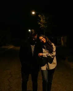 romantic couple pics at night