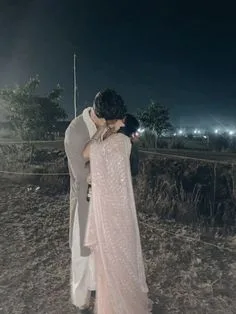 romantic couple pics at night