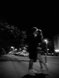 romantic couple pics at night