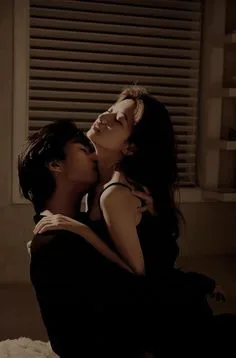 romantic couple pics at night