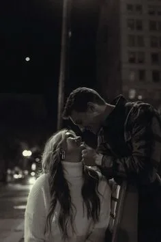 romantic couple pics at night