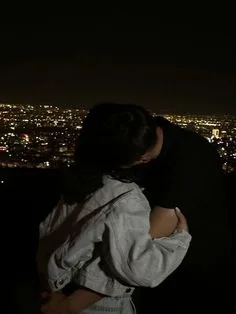 romantic couple pics at night