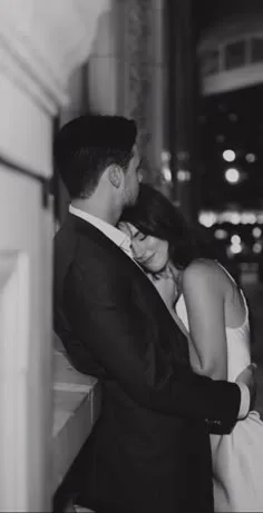 romantic couple pics at night